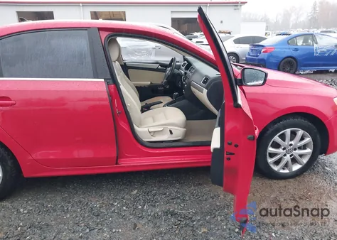 2014 Volkswagen Jetta Se z USA, uszkodzony, nr VIN 3VWD17AJ7EM370491